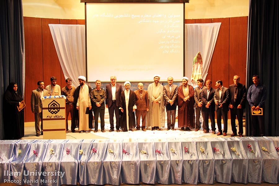 تقدير از دکتر محمد علي‌اکبري در هشتمين دوره طرح ولايت دانشجويي