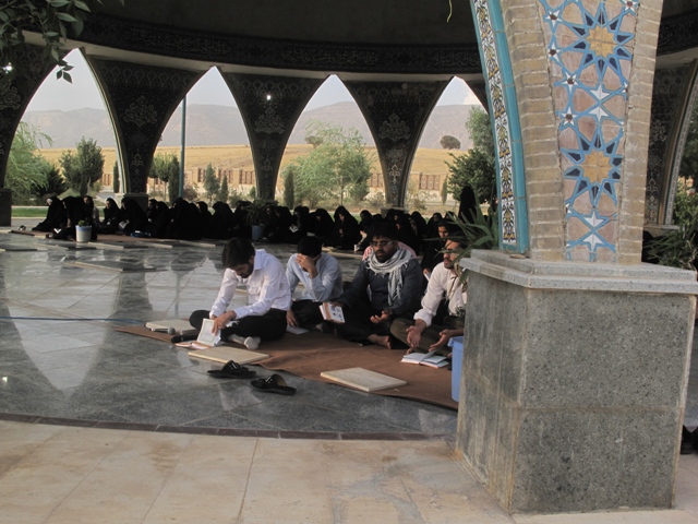 برگزاري جشن ميلاد امام هادي(ع) در خوابگاههاي دانشجويي