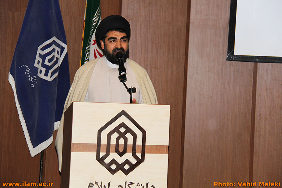 آقاي دکتر احمد توکلي در نشست اقتصاد مقاومتي در دانشگاه ايلام 