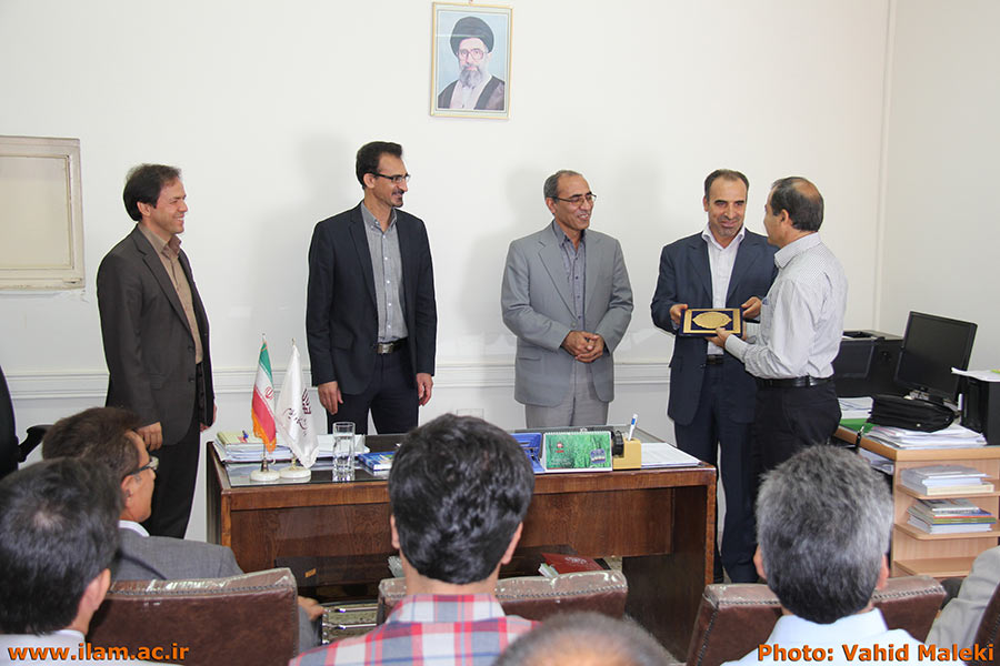 مراسم توديع و معارفه رؤساي جديد و قديم دانشکده پيرا دامپزشکي 