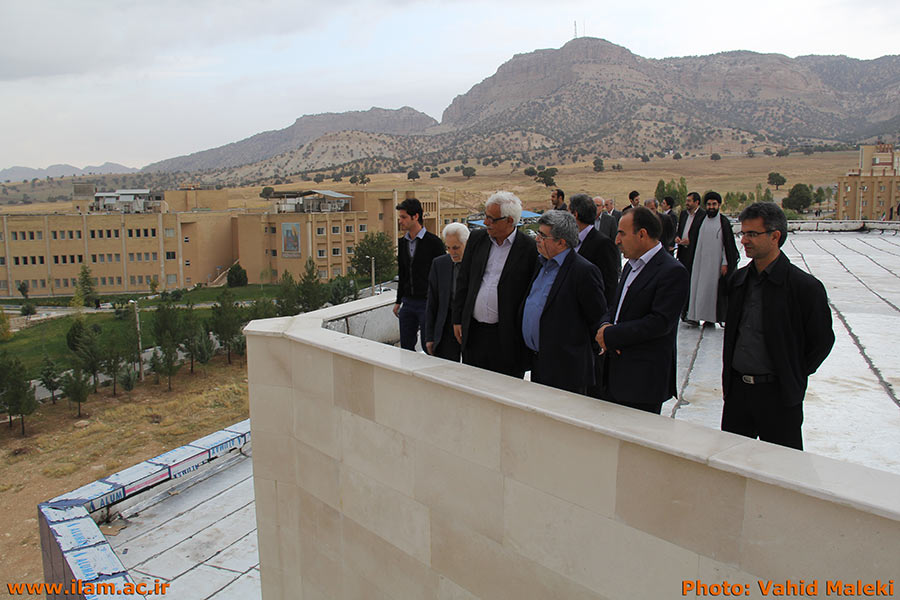 بازديد جناب آقاي مهندس کاظم قلم چي خير ارزشمند کشور از کتابخانه بزرگ دانشگاه ايلام 