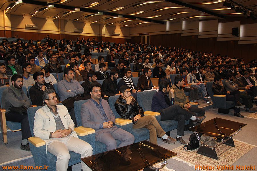 سخنراني آقاي دکتر حسن عباسي در جمع دانشجويان دانشگاه ايلام 