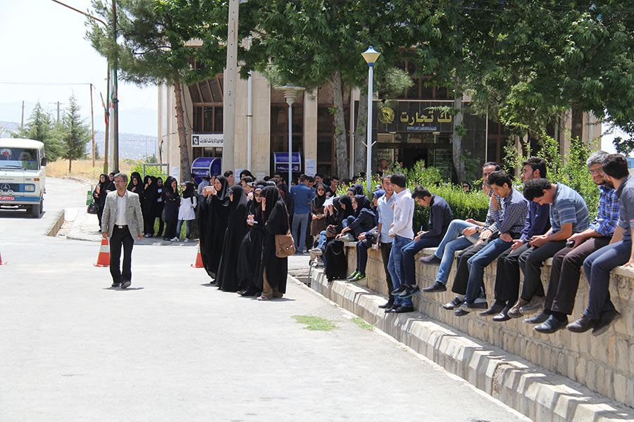 تريبون آزاد گشايش اقتصاد ايران در دانشگاه