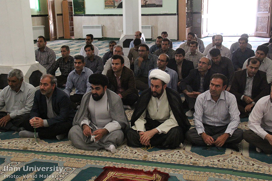 مراسم بزرگداشت روز کارمند باحضور هيئت رئيسه و کارمندان دانشگاه ايلام برگزارشد