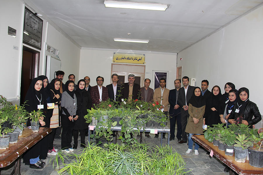افتتاح نمايشگاه گل هاي زينتني و آپارتماني در دانشگاه (گزارش تصويري)
