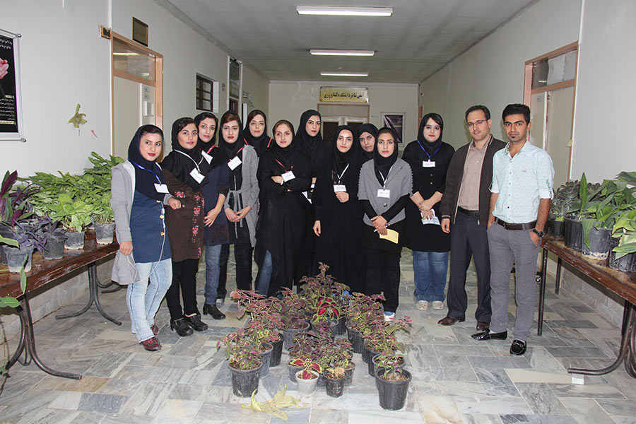 افتتاح نمايشگاه گل هاي زينتني و آپارتماني در دانشگاه (گزارش تصويري)