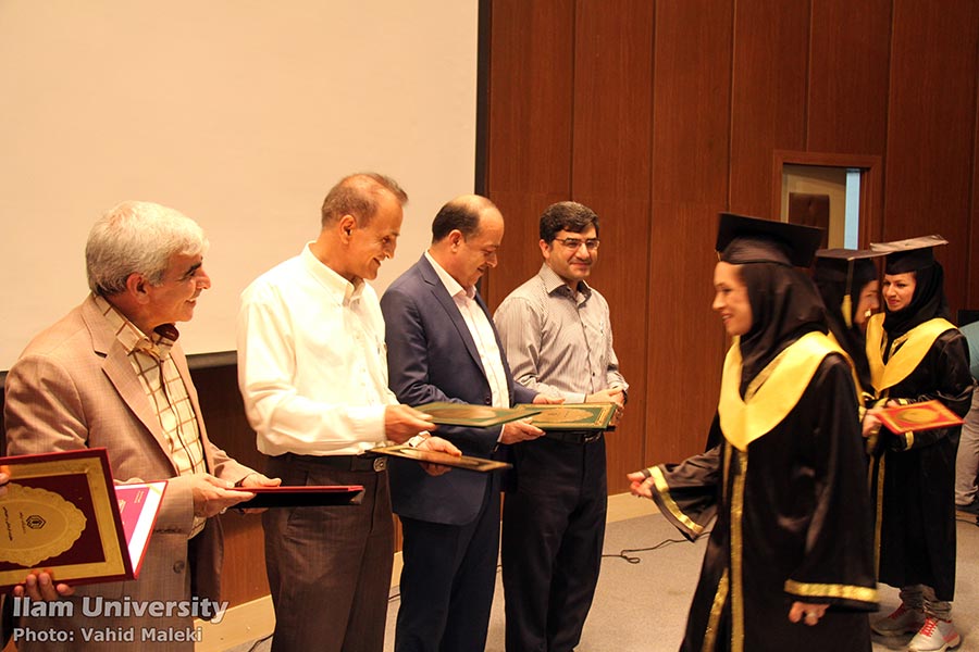جشن دانش آموختگي دانشجويان دانشگاه برگزار شد