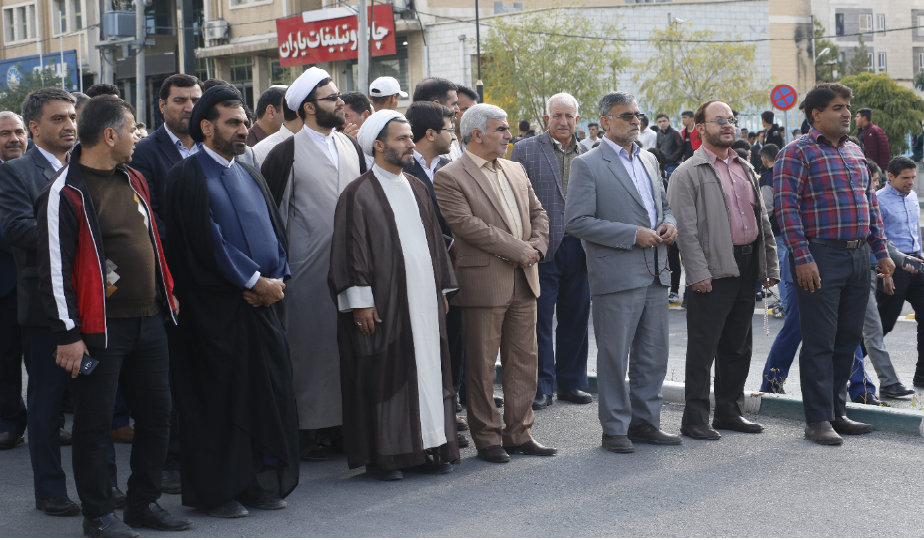 حضور اساتيد، کارکنان و دانشجويان دانشگاه ايلام در راهپيمايي يوم الله سيزده آبان شهر ايلام