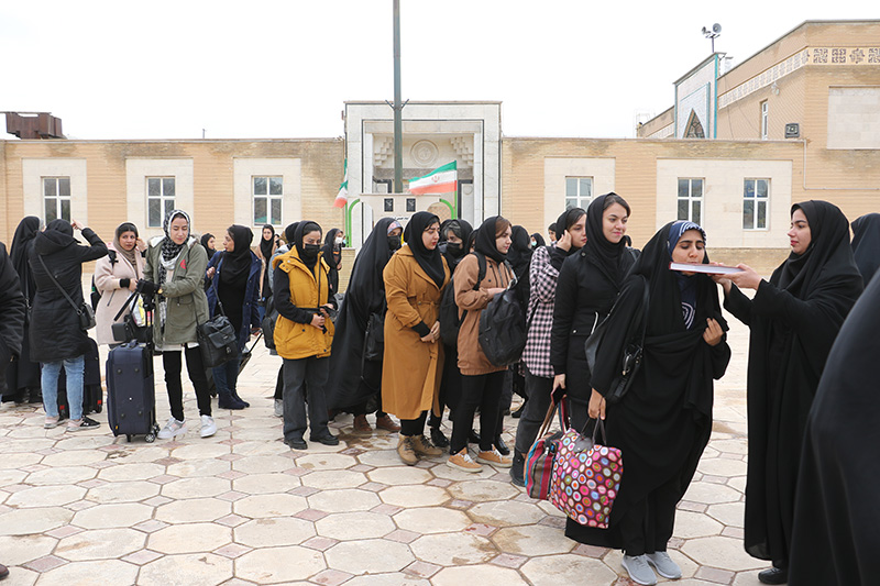 اعزام 81 دانشجوي دختر دانشگاه ايلام به اردوي مشهد مقدس