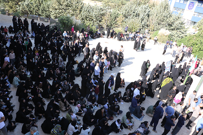 گزارش تصويري برگزاري همايش پياده‌روي خانوادگي از ميدان دفاع مقدس به طرف دانشگاه ايلام