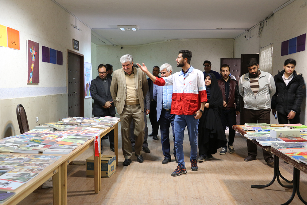 نمايشگاه تخصصي کتاب کانون هلال احمر دانشجويي در حال برگزاري است