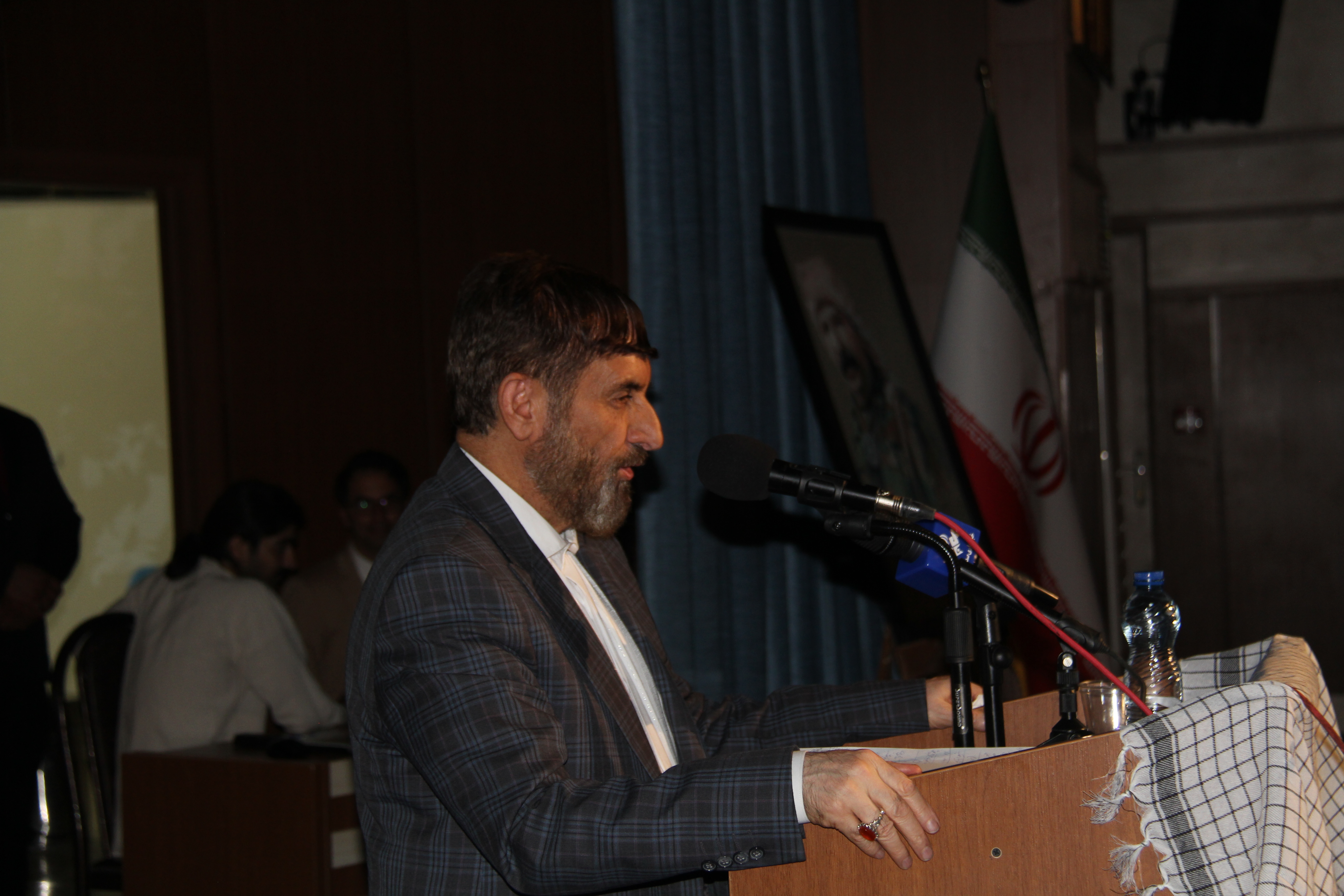 مراسم بزرگدشت زنده‎ياد جوزعلي نجفي از فرماندهان بسيج عشايري استان ايلام در دانشگاه ايلام برگزار گرديد