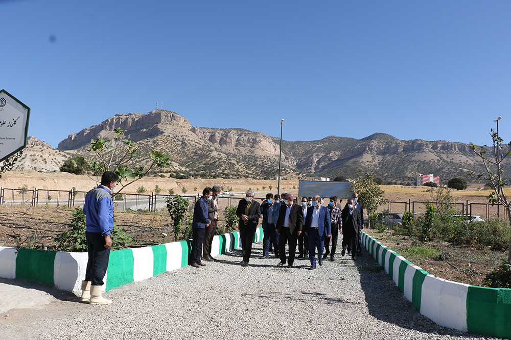  گزارش تصويري بازديد مهندس اکبري معاون آب و خاک وزارت جهاد کشاورزي از دانشگاه ايلام 