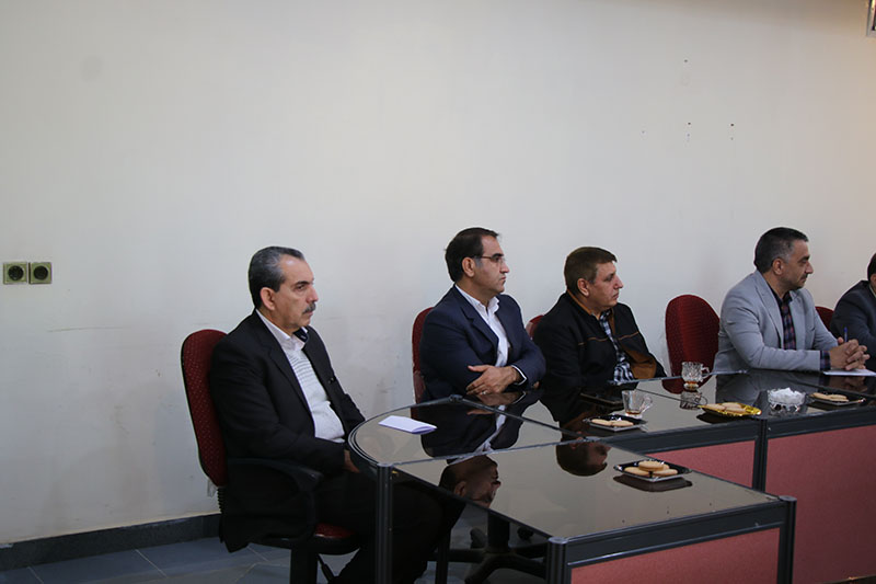 برگزاري نشست هم‌انديشي رئيس دانشگاه ايلام و اعضاي هيأت رئيسه دانشکده علوم انساني