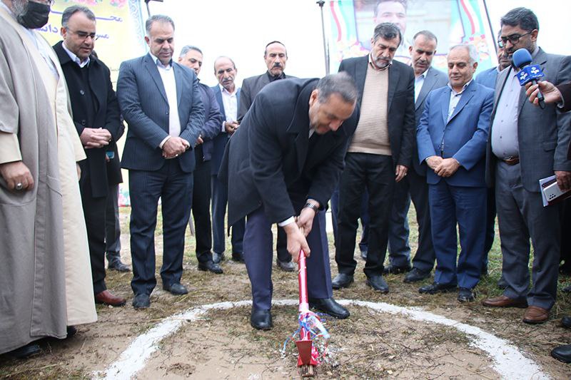 با حضور استاندار ايلام پروژه مسکن ملي اساتيد و کارکنان دانشگاه ايلام در  شهر چوار کلنگ زني شد 