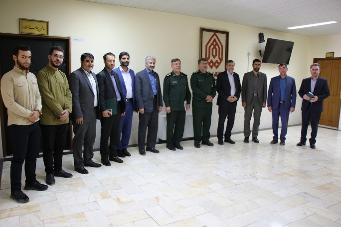 برگزاري مراسم تکريم و معارفه مسئول پايگاه مقاومت بسيج کارکنان دانشگاه ايلام