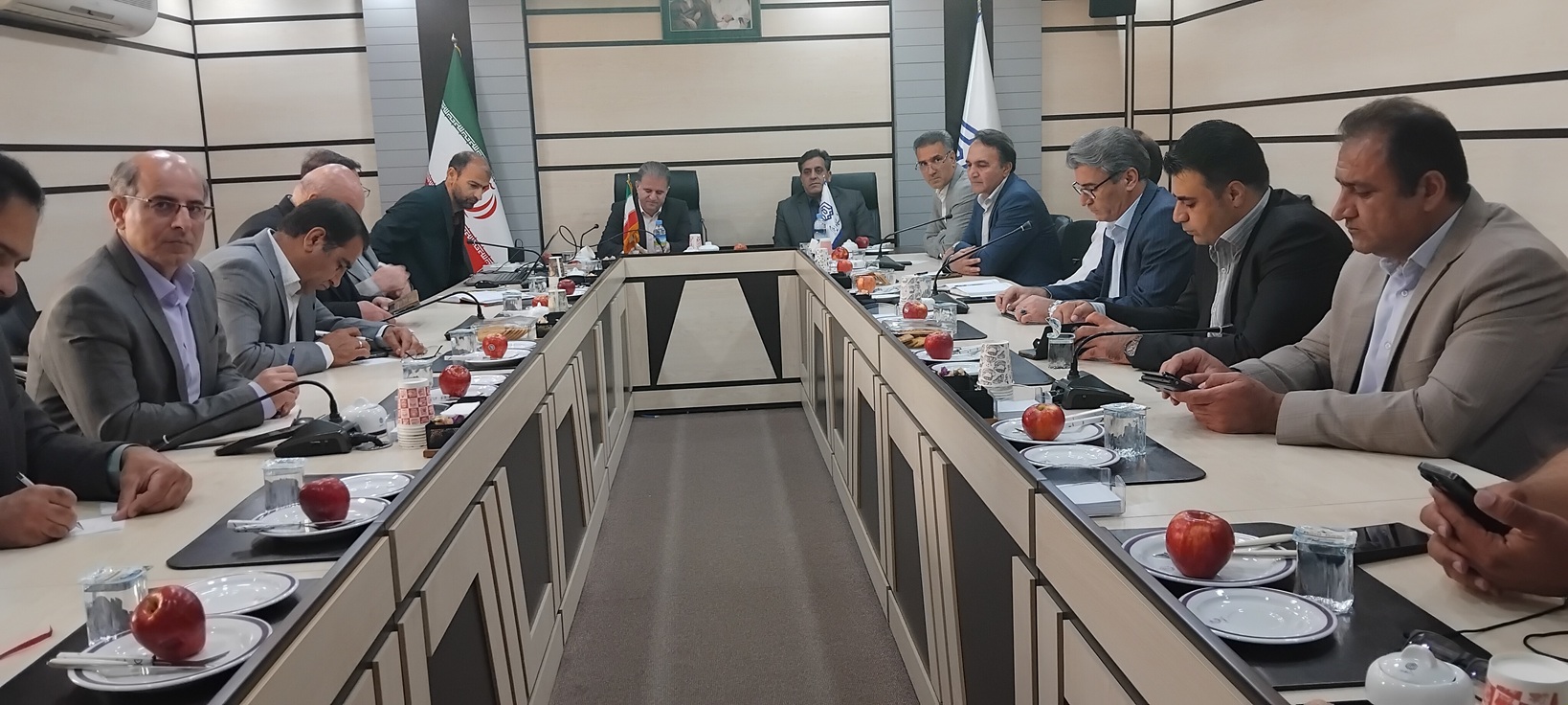 برگزاري نشست هم‌انديشي رئيس دانشگاه ايلام و مديرکل منابع و آبخيزادري استان ايلام