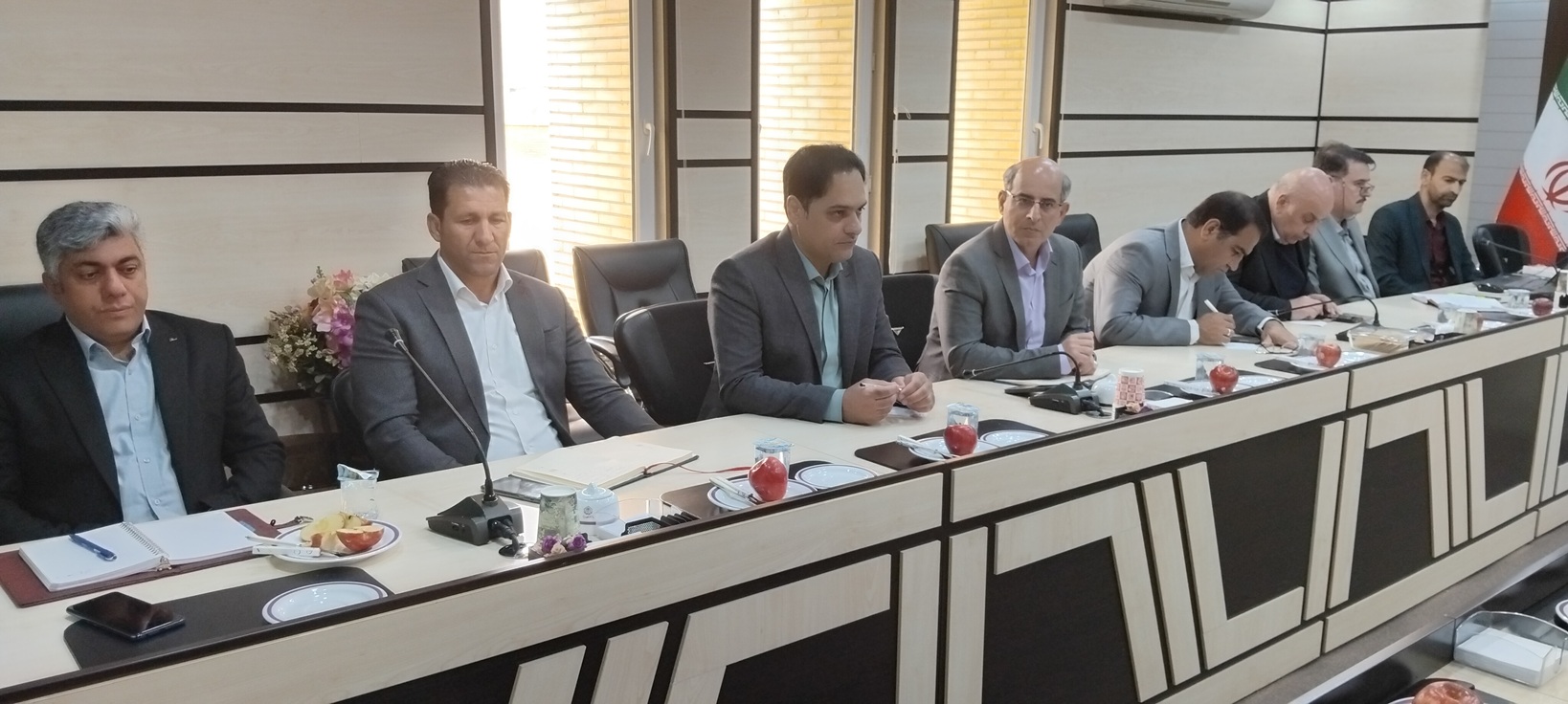 برگزاري نشست هم‌انديشي رئيس دانشگاه ايلام و مديرکل منابع و آبخيزادري استان ايلام
