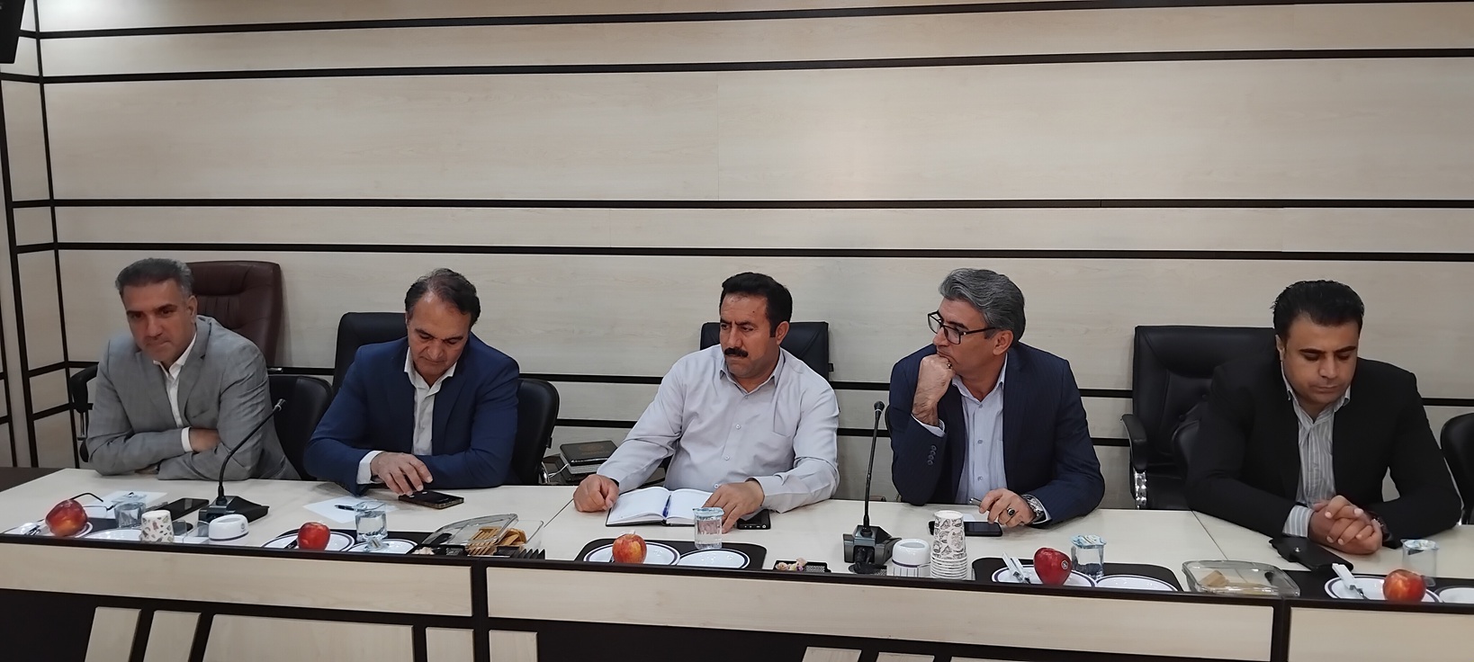 برگزاري نشست هم‌انديشي رئيس دانشگاه ايلام و مديرکل منابع و آبخيزادري استان ايلام