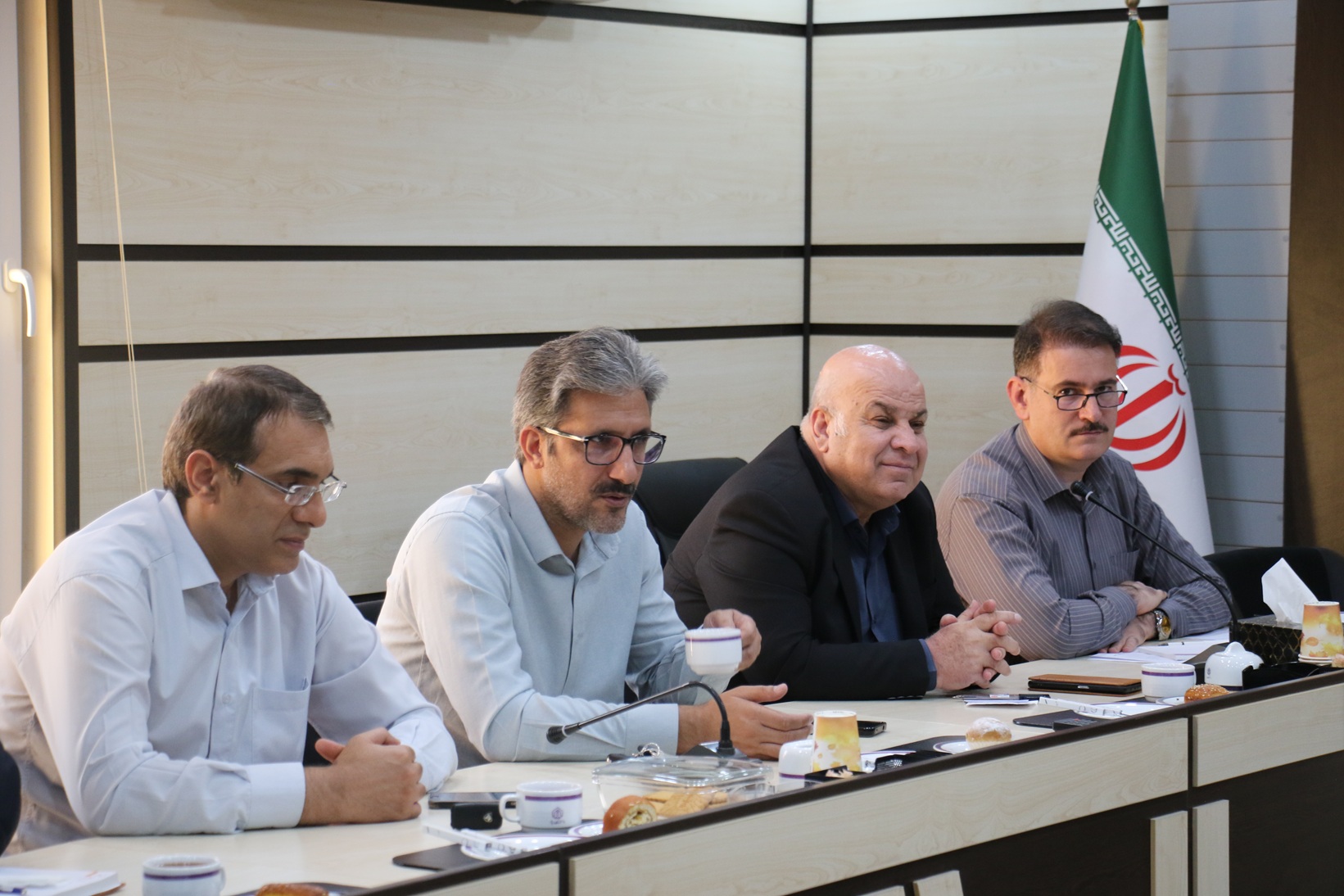 برگزاري نشست هم‌انديشي رئيس دانشگاه ايلام و مديرکل محيط زيست ايلام