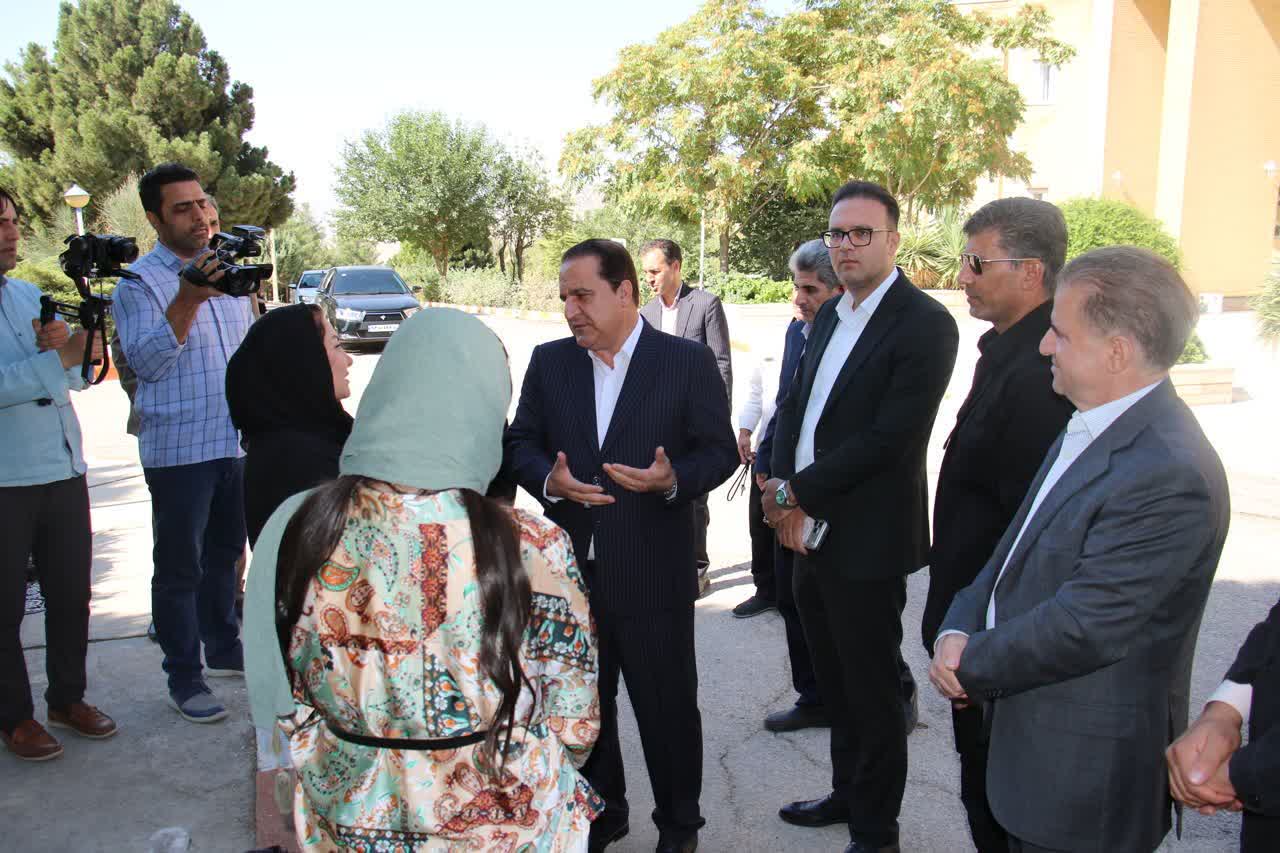  بازديد استاندار ايلام از روند برگزاري آزمون سراسري در دانشگاه ايلام