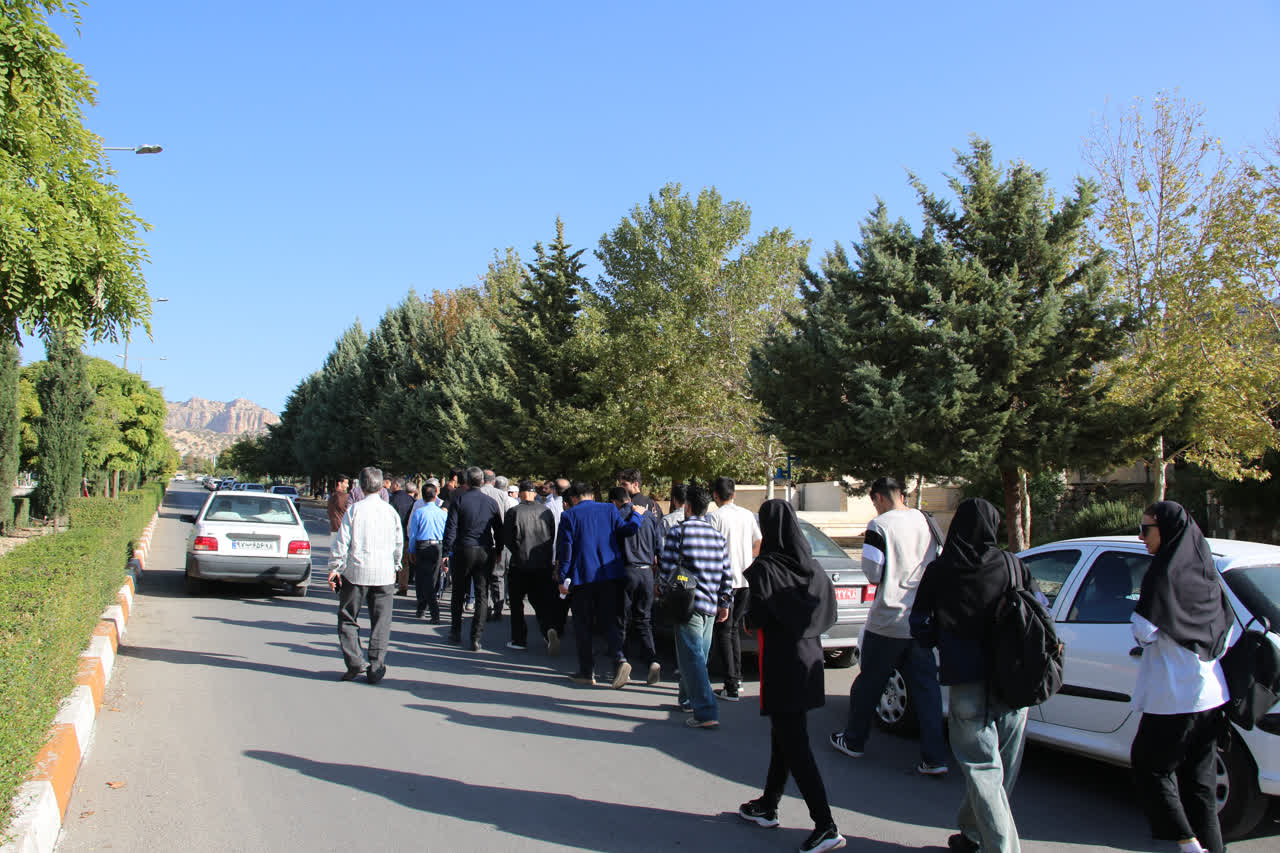 گزارش تصويري برگزاري همايش پياده‌روي دانشگاهيان استان ايلام در دانشگاه ايلام _ دوم آبان ماه