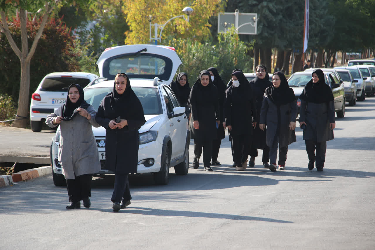 گزارش تصويري برگزاري همايش پياده‌روي دانشگاهيان استان ايلام در دانشگاه ايلام _ دوم آبان ماه