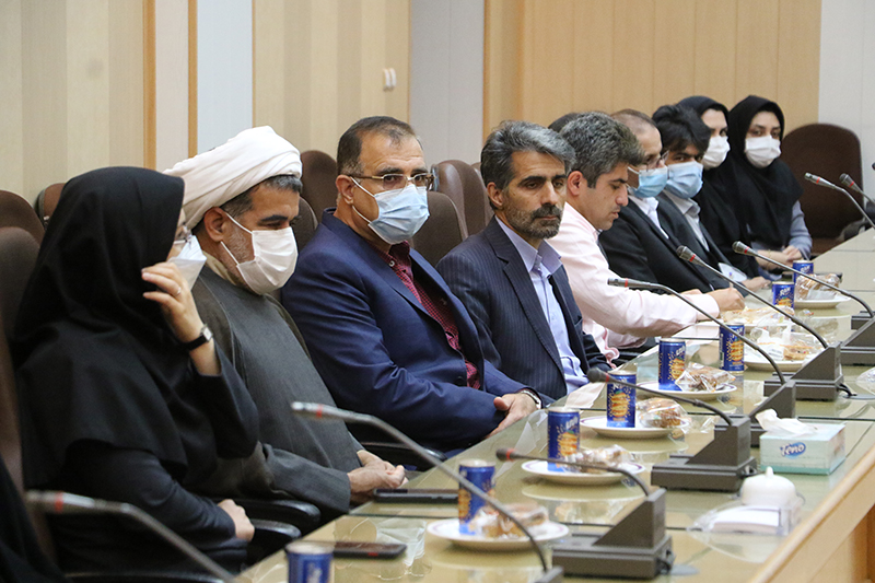 مراسم بزرگداشت روز استاد و تقدير از مدرسان برتر گروه هاي آموزشي دانشگاه ايلام برگزار گرديد