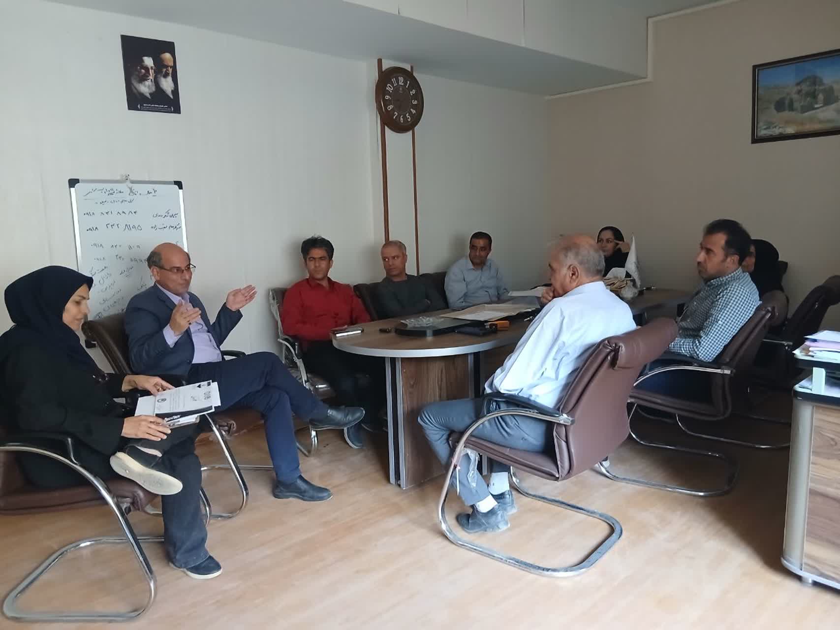 تقدير از کارکنان اداره تربيت بدني به مناسبت گراميداشت هفته تربيت بدني