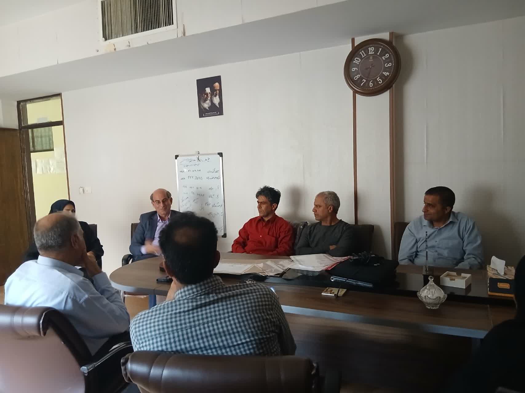 تقدير از کارکنان اداره تربيت بدني به مناسبت گراميداشت هفته تربيت بدني