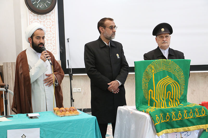  برگزاري مراسم ميلاد امام رضا با حضور خادمين حرم مطهر در مسجد الغدير دانشگاه 