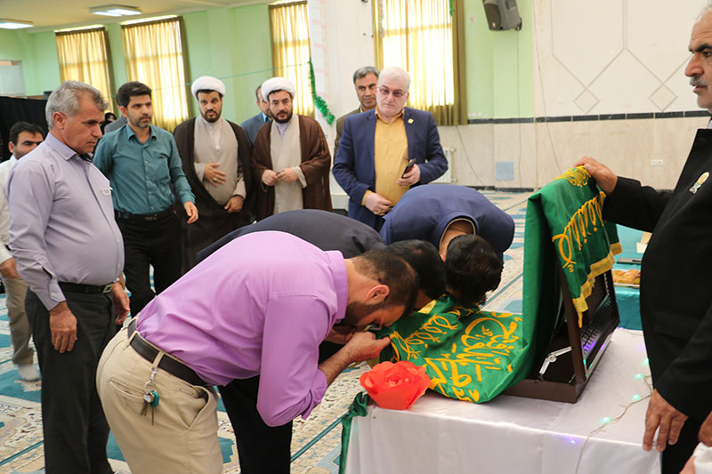  برگزاري مراسم ميلاد امام رضا با حضور خادمين حرم مطهر در مسجد الغدير دانشگاه 