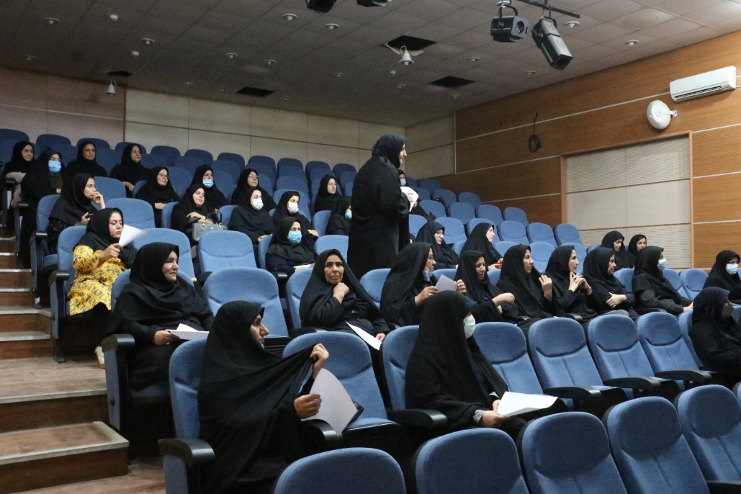  برگزاري  کارگاه فرهنگ برهنگي يا برهنگي فرهنگي ويژه کارکنان و اساتيد خانم دانشگاه بمناسبت هفته عفاف و حجاب 